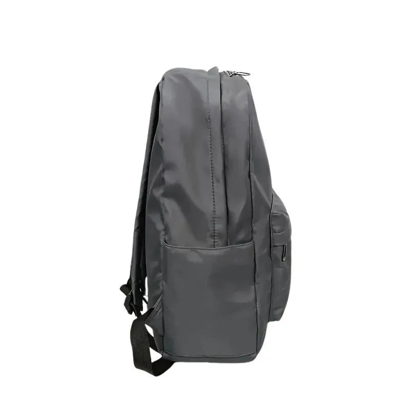 Sac à Dos Gris Araignée - Style et Fonctionnalité au Quotidien