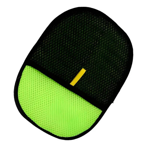 woopify-src:https://manager.labonas.com/wp-content/uploads/2025/11/Gant-attrape-poils-4.webp